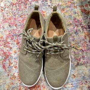 Toms Shoes Womens 8.5 Del Rey Casual Comfort Low Sneakers Green Canvas Lace Up